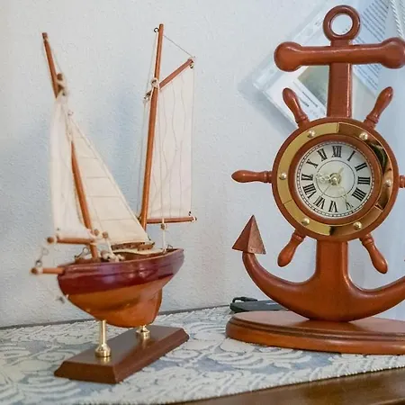 Two-room Facing The Pool In An Elegant Setting Just 2 Km From The Sea Holiday home *