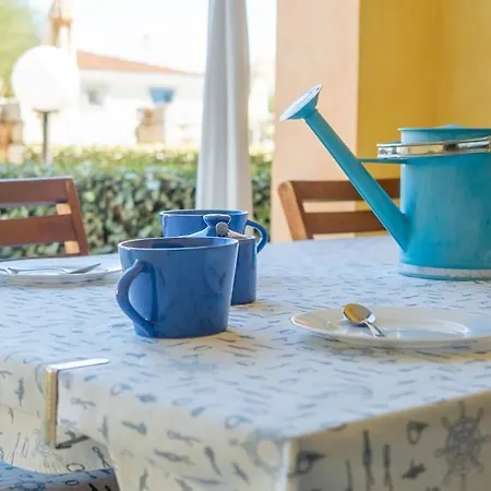 Two-room Facing The Pool In An Elegant Setting Just 2 Km From The Sea Σπίτι διακοπών *