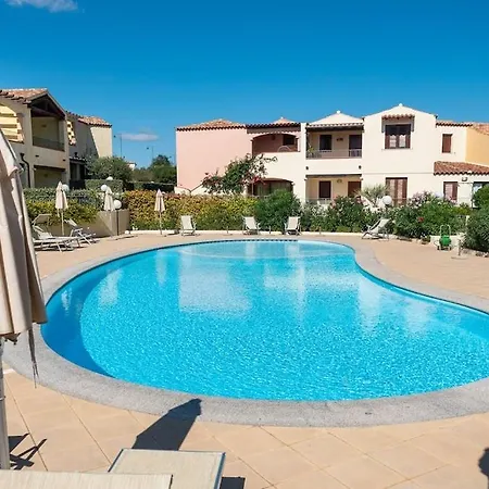 Two-room Facing The Pool In An Elegant Setting Just 2 Km From The Sea Hébergement de vacances Olbia