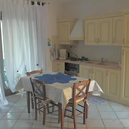 Σπίτι διακοπών Two-room Facing The Pool In An Elegant Setting Just 2 Km From The Sea *