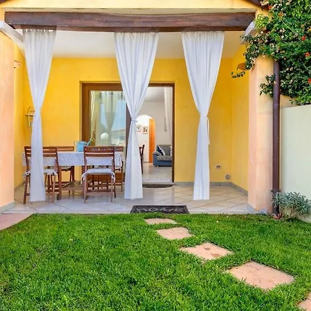 Two-room Facing The Pool In An Elegant Setting Just 2 Km From The Sea Olbia